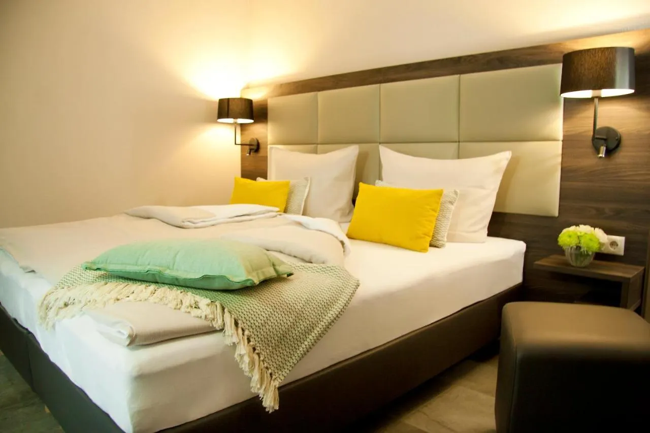 Hotel Am Moosrain Garni Eitting 3*,  Germany
